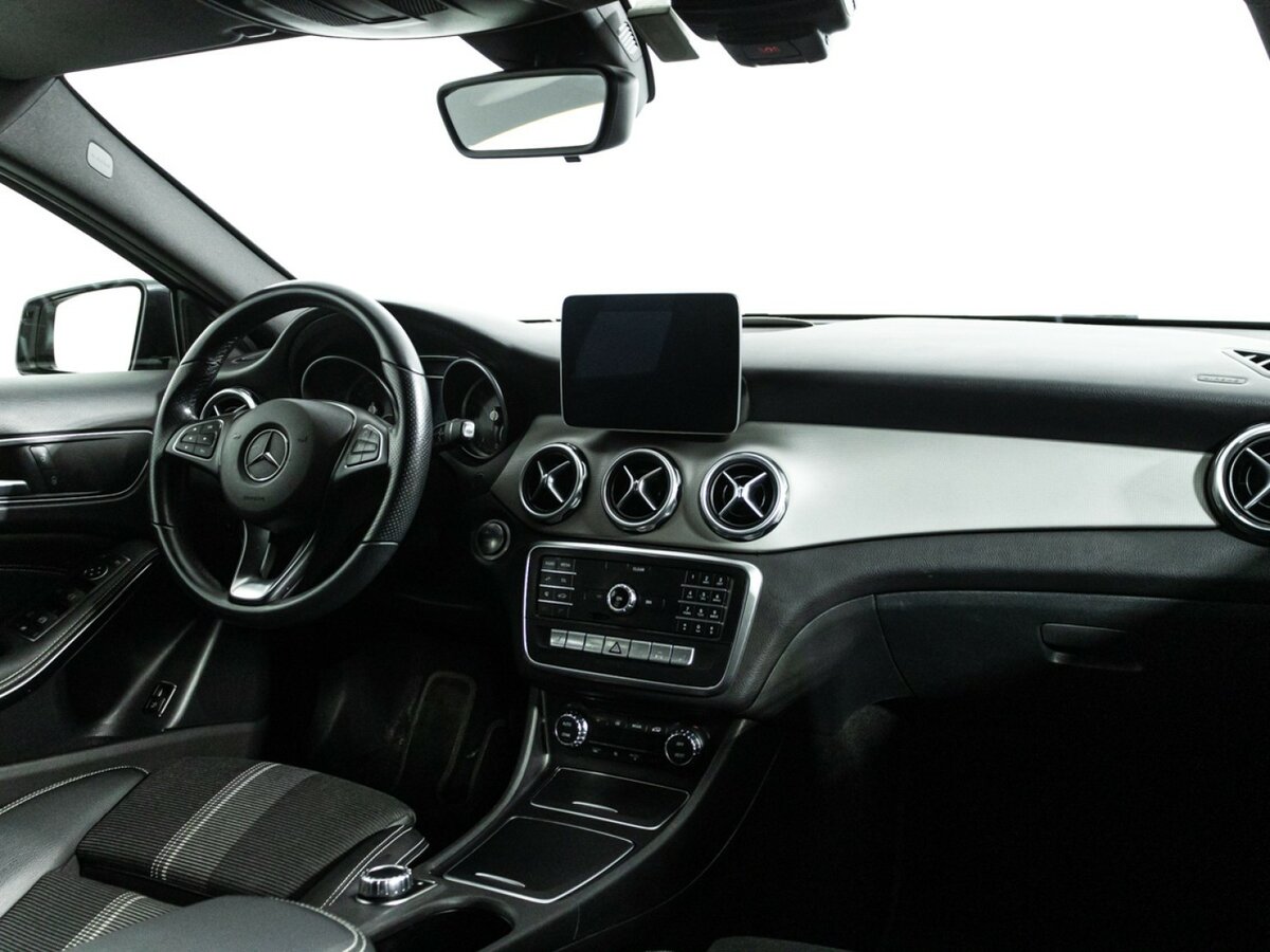 Mercedes-Benz GLA 200 I (X156) Рестайлинг, 2019 Фото №8