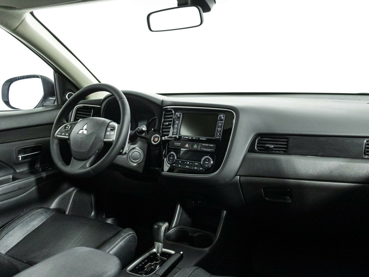 Mitsubishi Outlander III Рестайлинг, 2014 Фото №9
