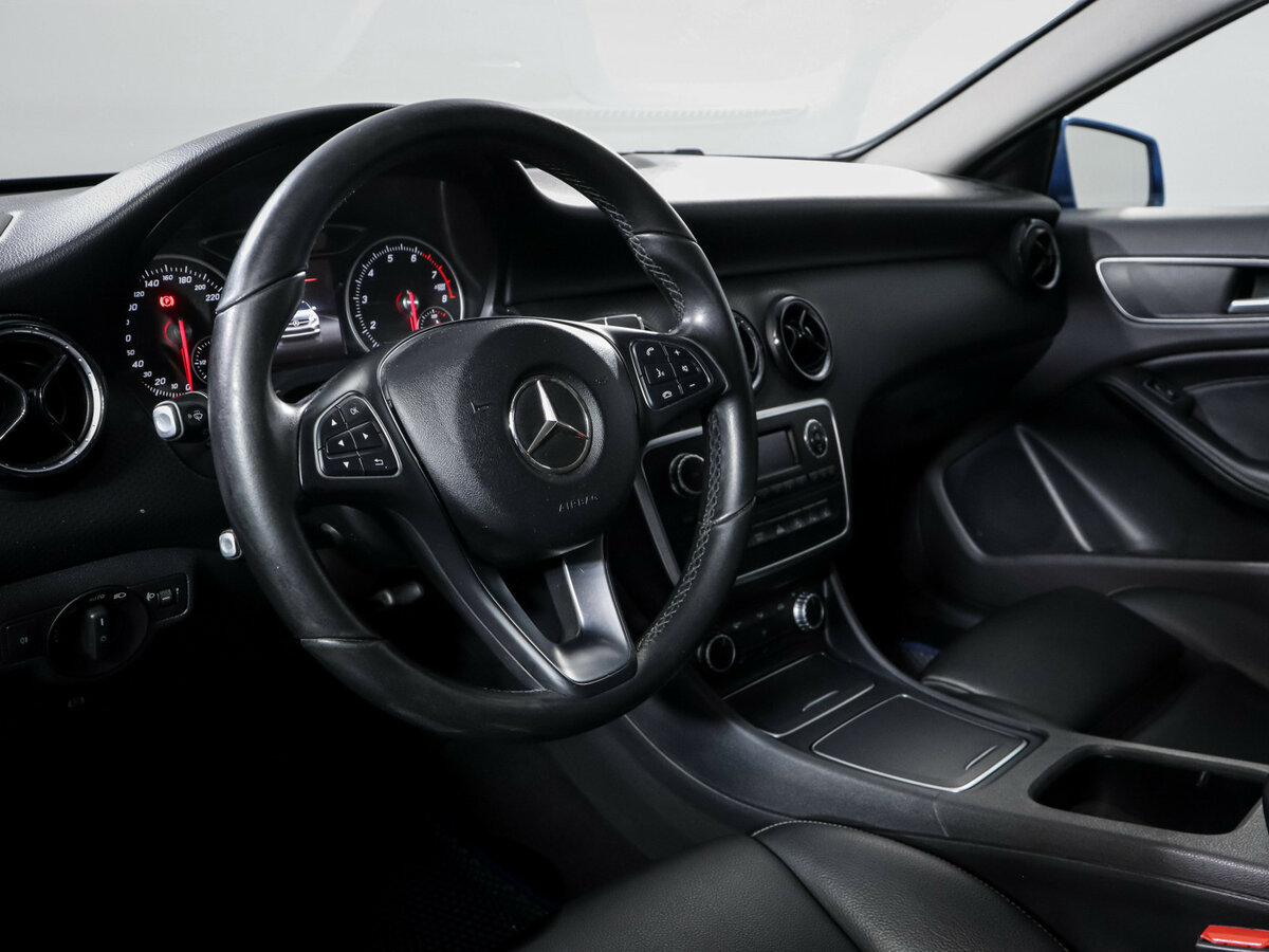 Mercedes-Benz A-Класс 180 III (W176) Рестайлинг, 2016 Фото №11