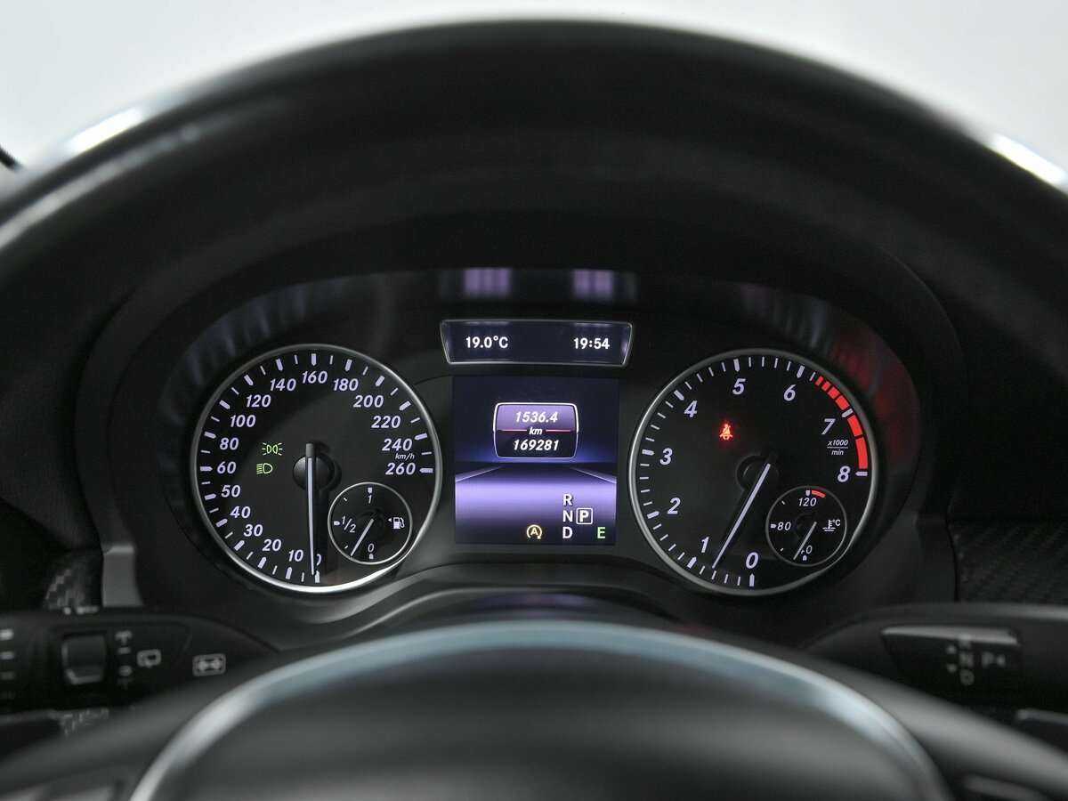 Mercedes-Benz GLA 250, 2015 Фото №8