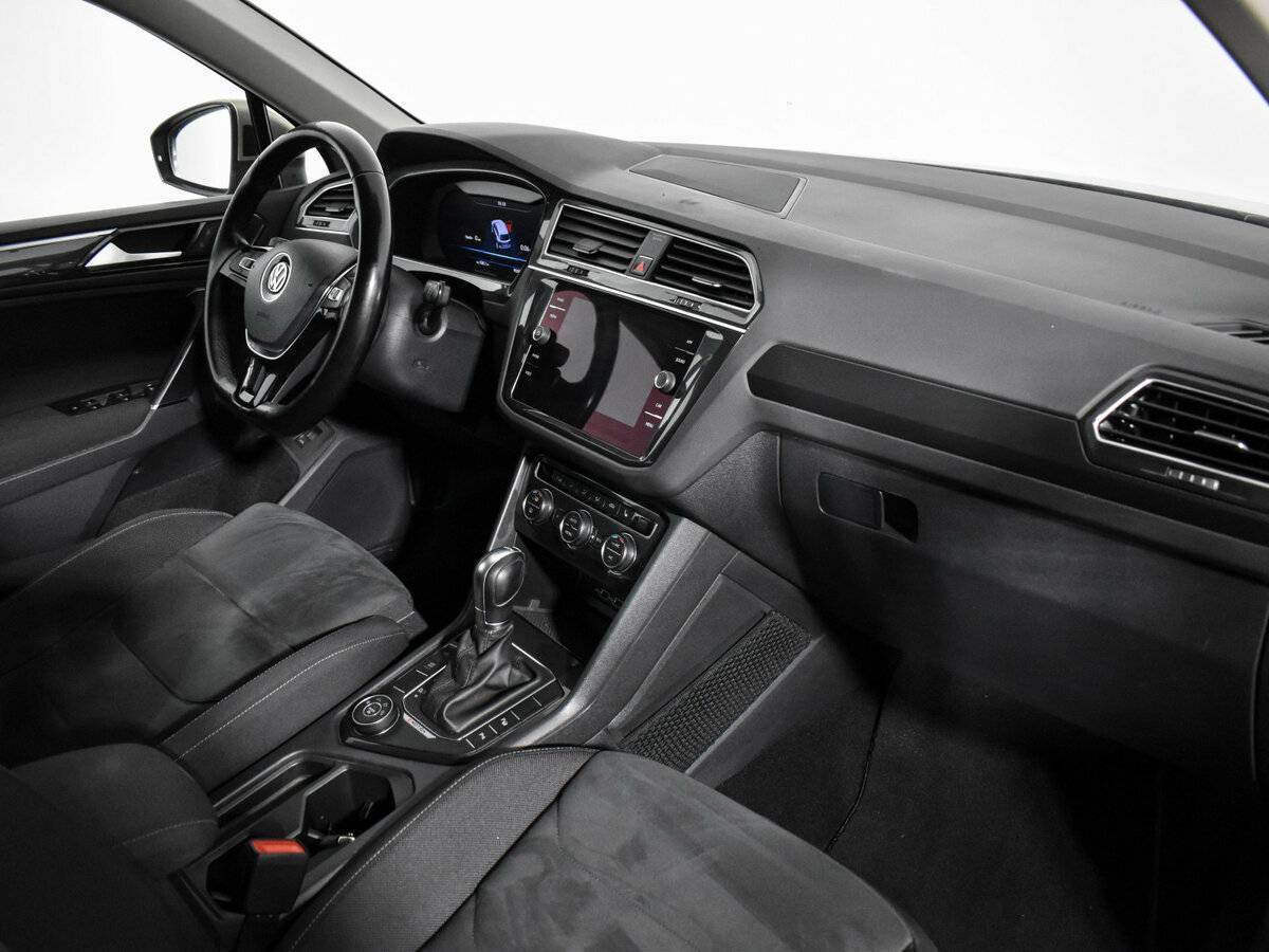 Volkswagen Tiguan, 2018 Фото №14