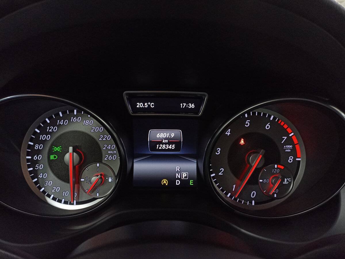 Mercedes-Benz GLA 200, 2015 Фото №13