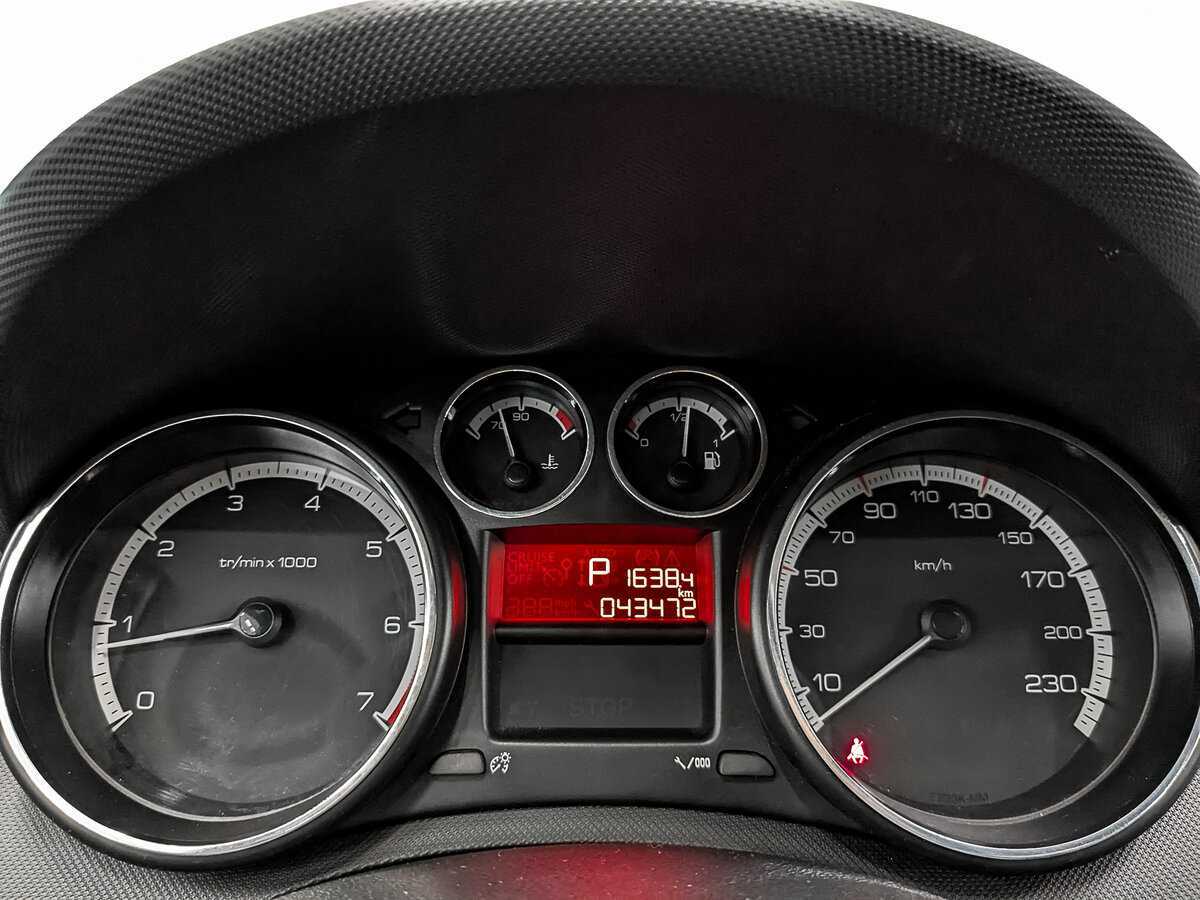 Peugeot 308, 2012 Фото №13