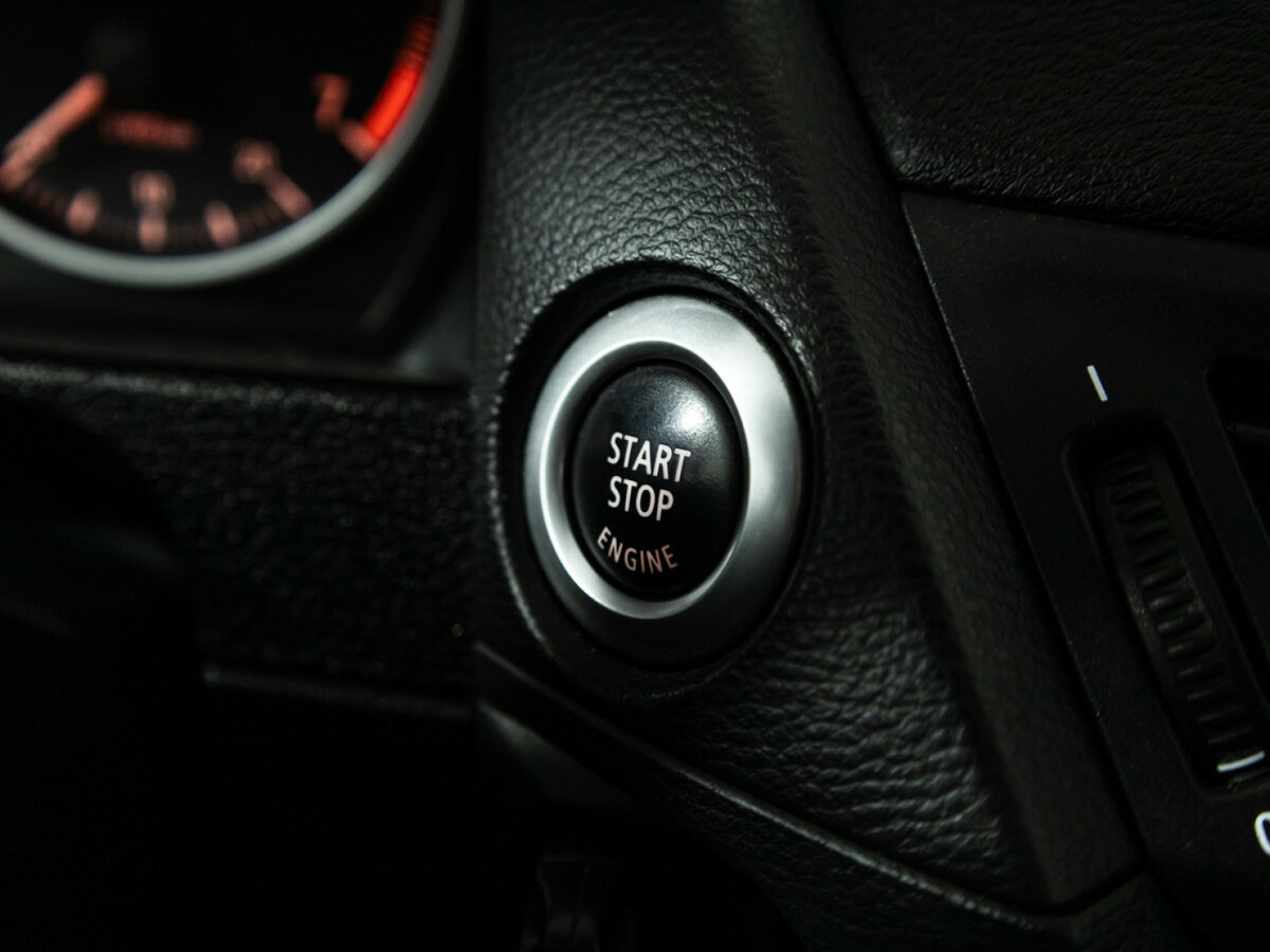 BMW X1 20i I (E84), 2012 Фото №16
