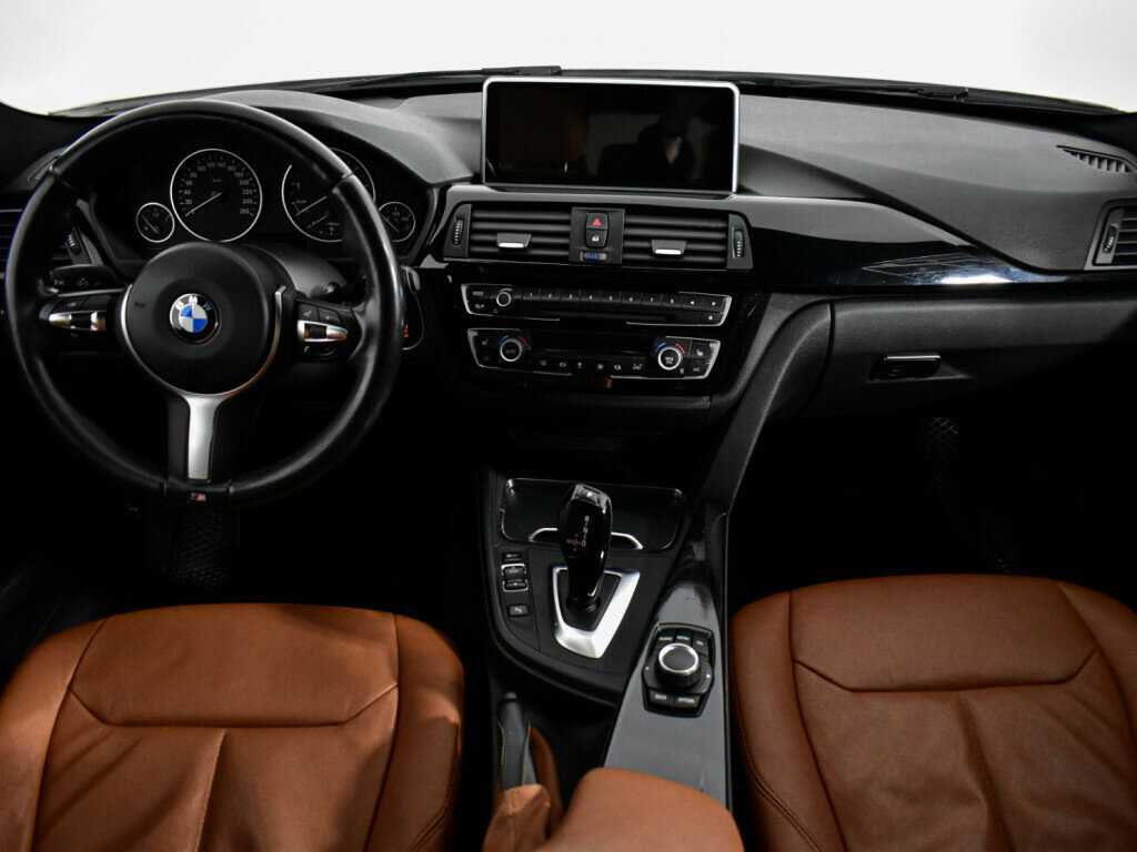 BMW 3 серии 318i, 2017 Фото №17