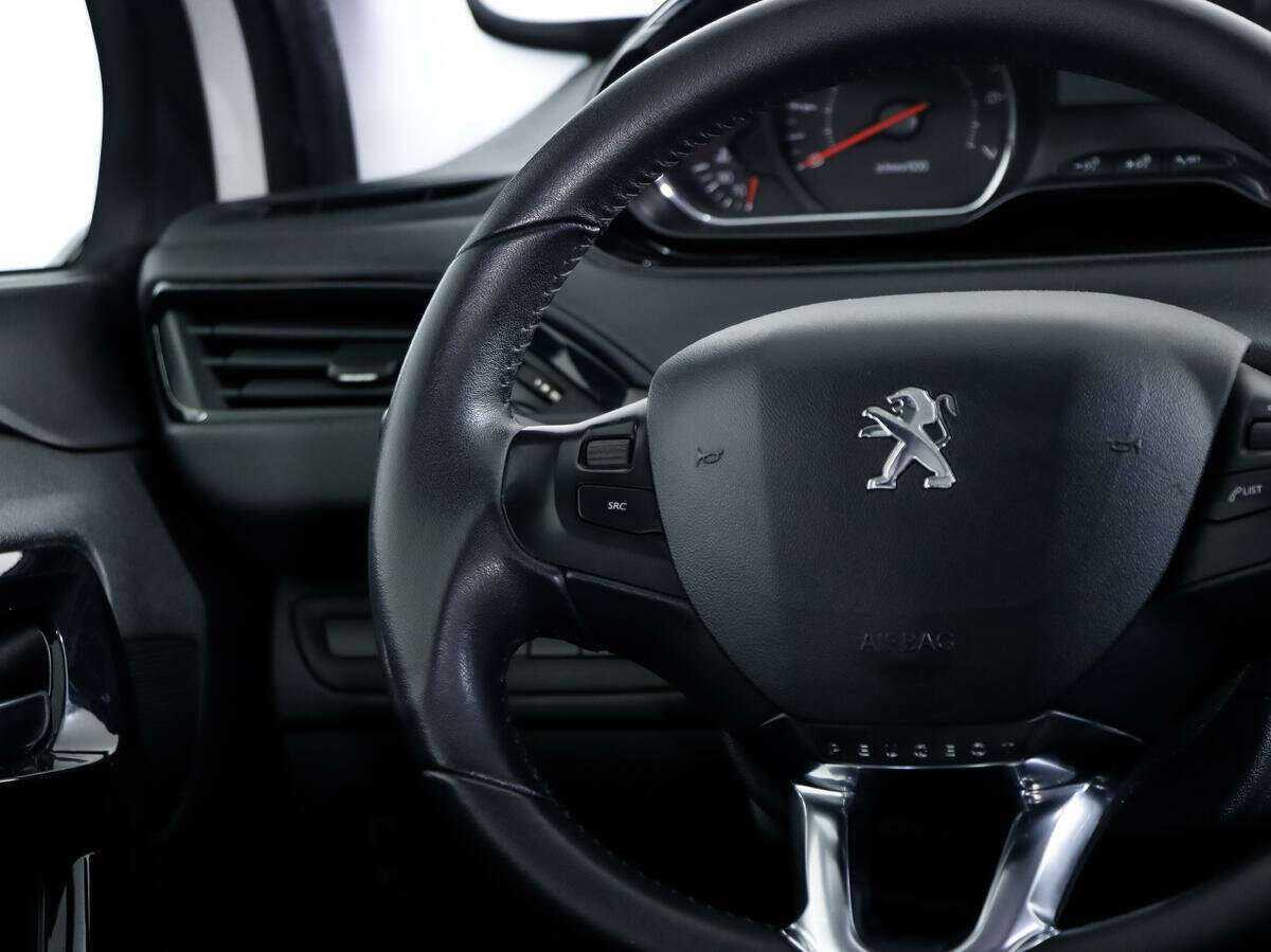 Peugeot 208, 2013 Фото №12