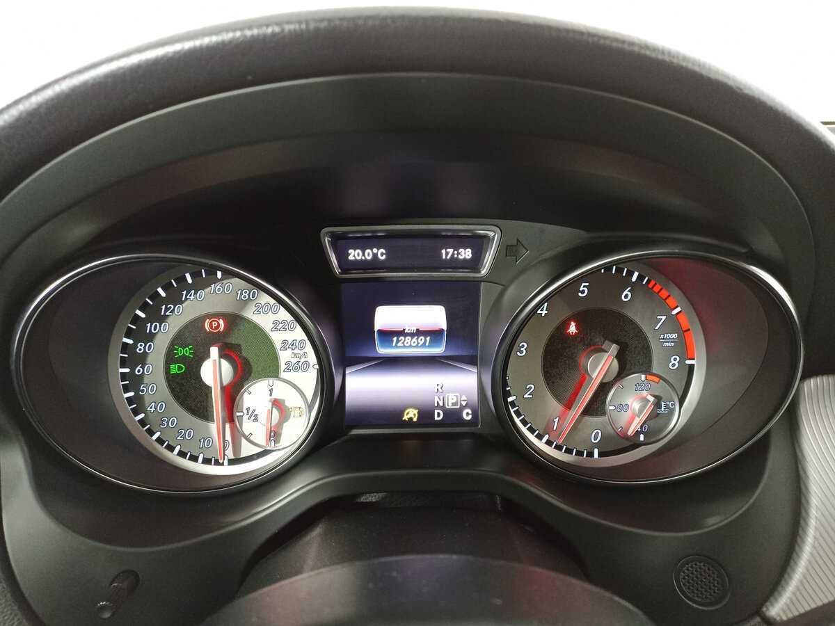 Mercedes-Benz GLA 250, 2015 Фото №13