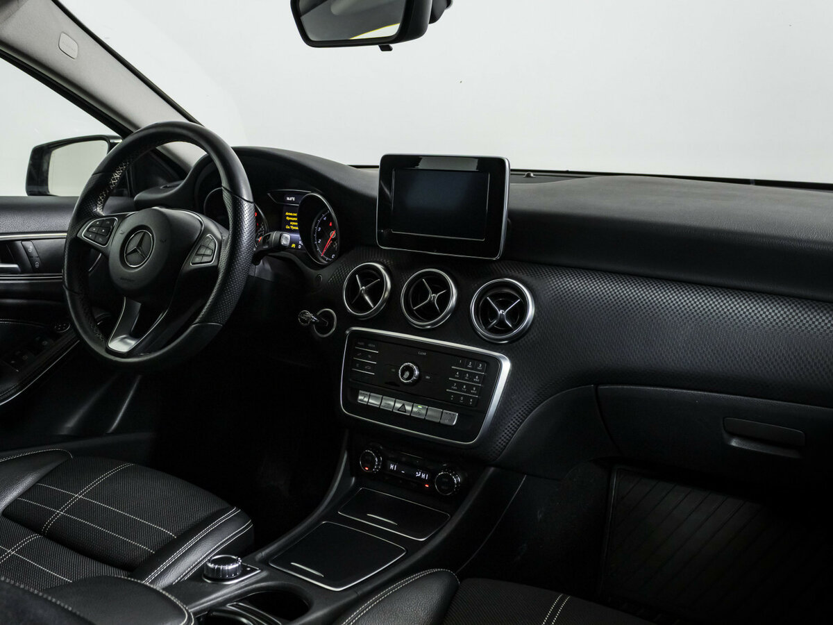 Mercedes-Benz A-Класс 180 III (W176) Рестайлинг, 2016 Фото №9