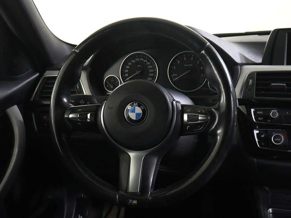 BMW 3 серии 320i xDrive, 2016 Фото №13