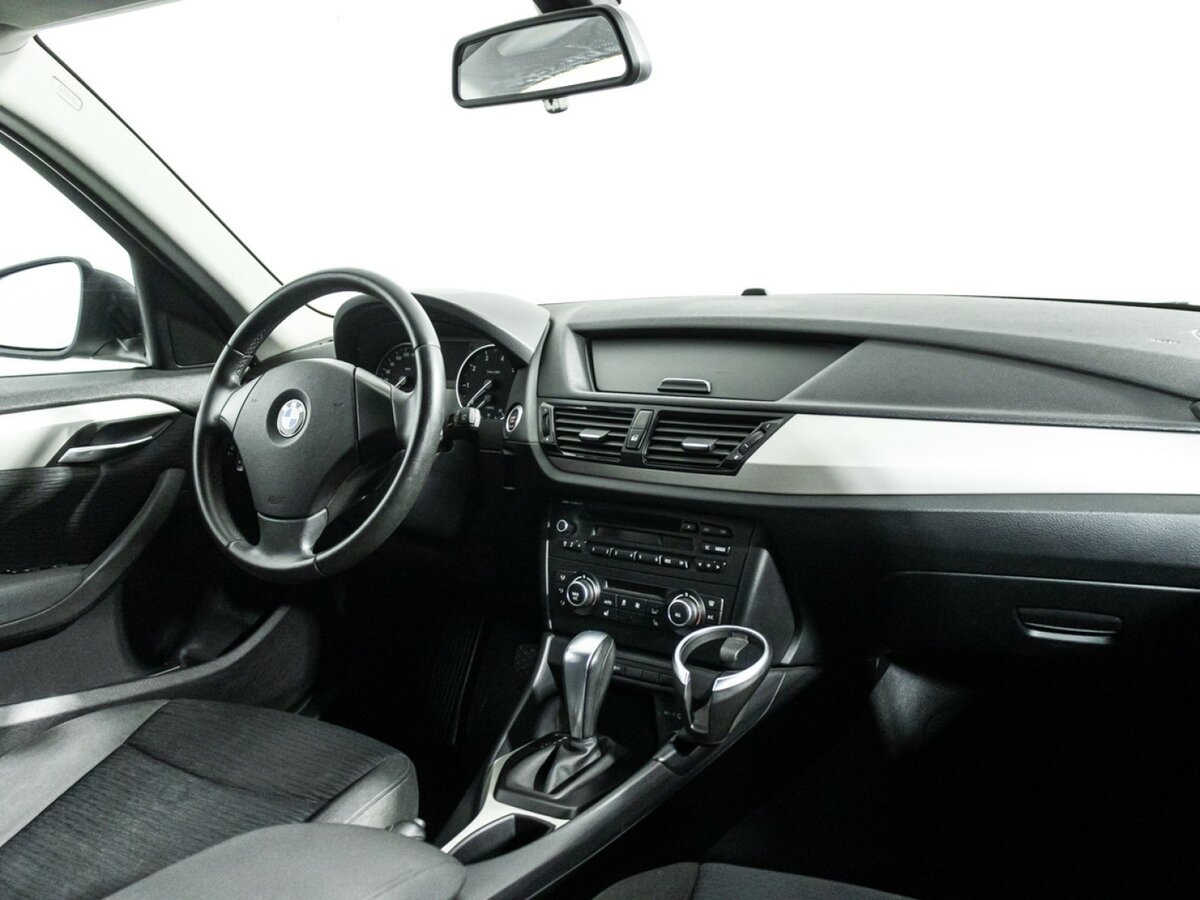BMW X1 18i I (E84) Рестайлинг, 2013 Фото №9