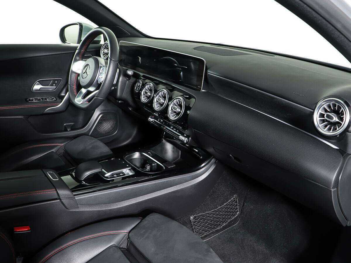 Mercedes-Benz A-Класс 200, 2019 Фото №8