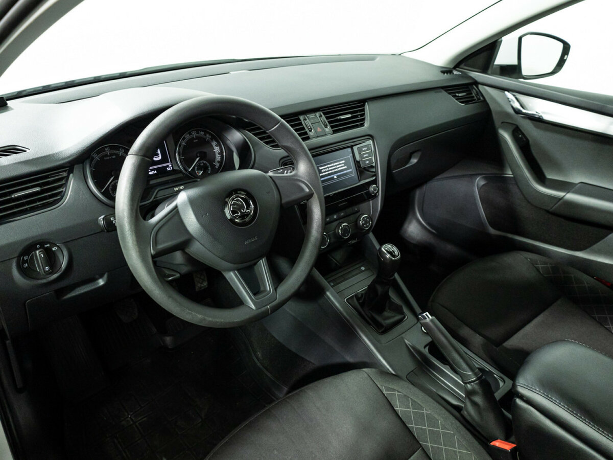 Skoda Octavia III (A7) Рестайлинг, 2018 Фото №9