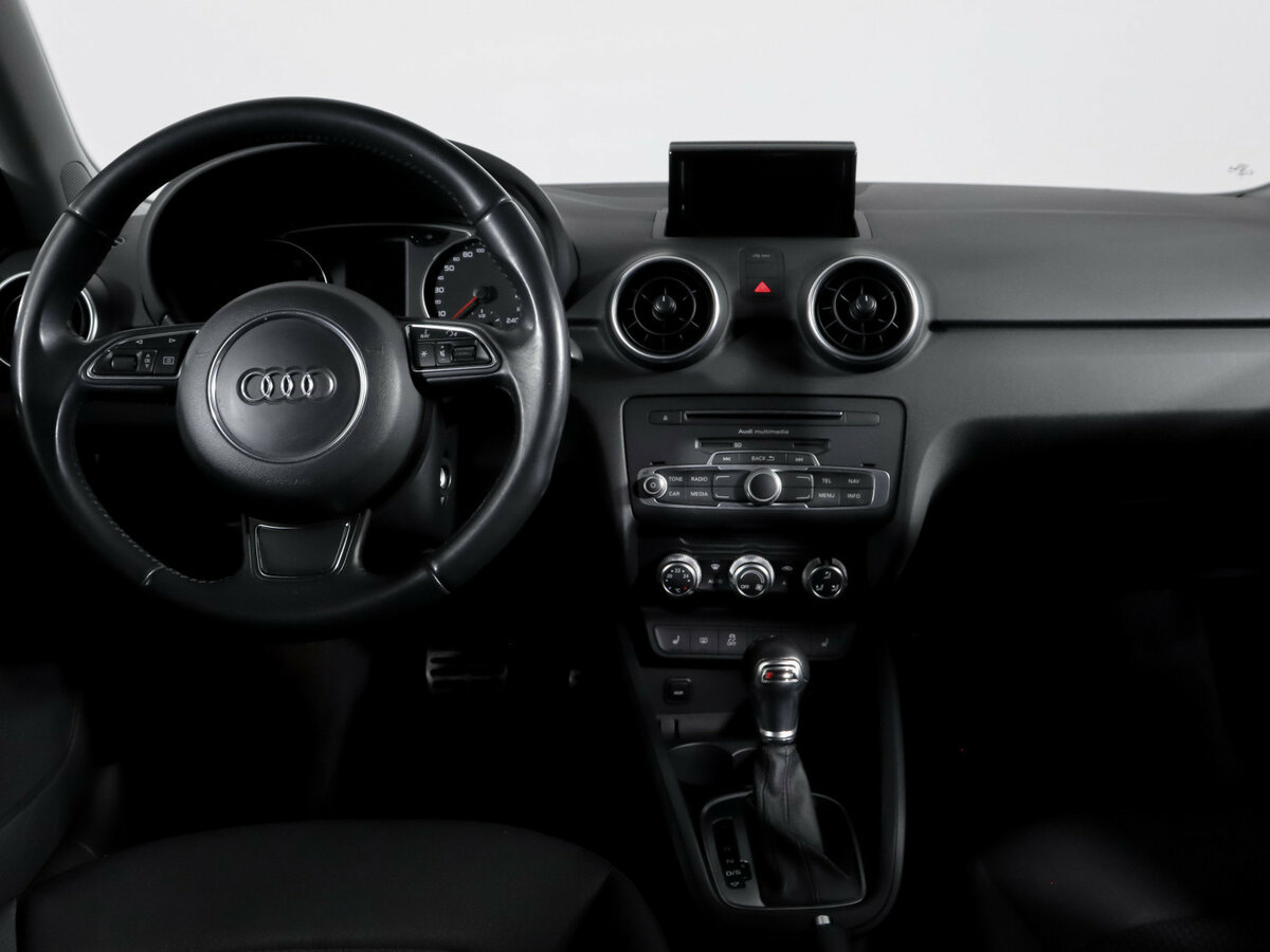 Audi A1 I (8X) Рестайлинг, 2015 Фото №10