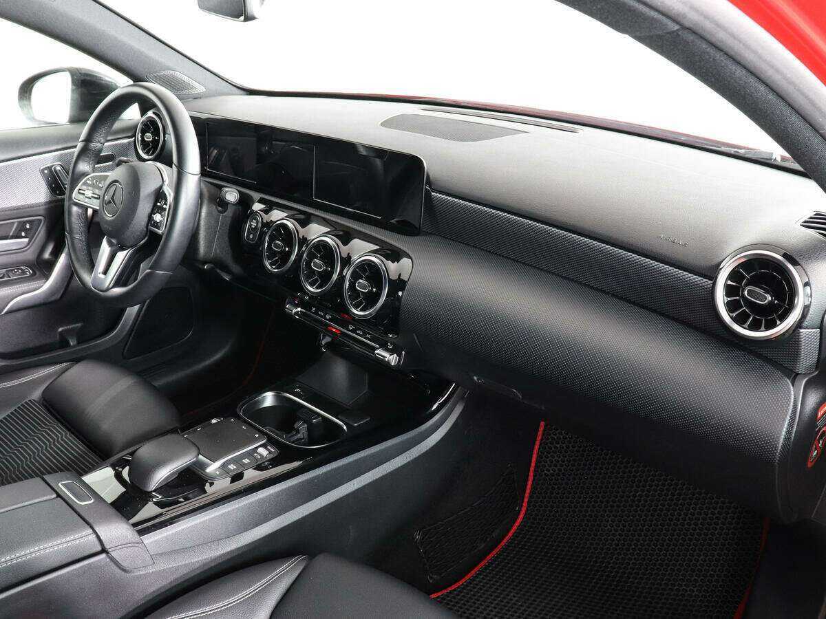 Mercedes-Benz A-Класс 200, 2018 Фото №10