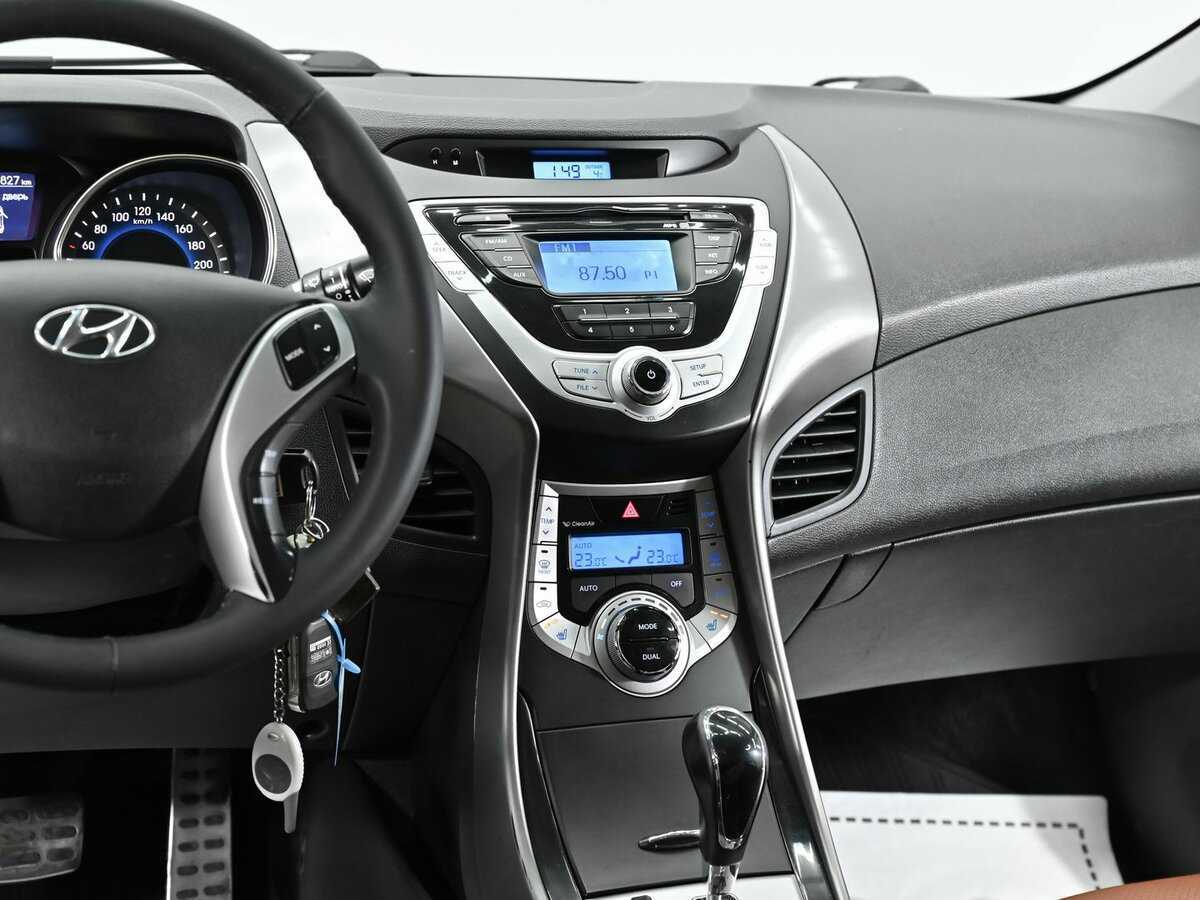 Hyundai Elantra, 2012 Фото №9