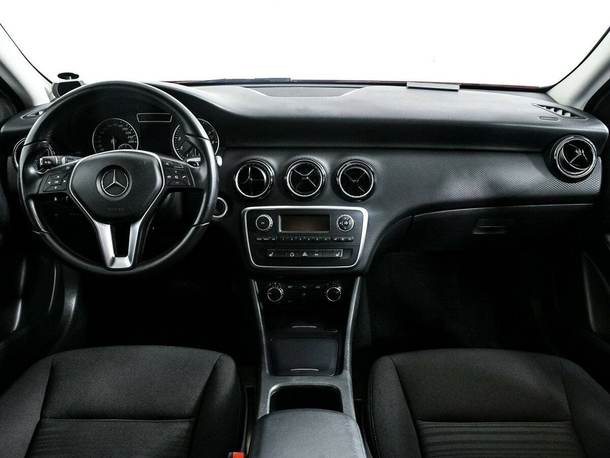 Mercedes-Benz A-Класс 180, 2013 Фото №8