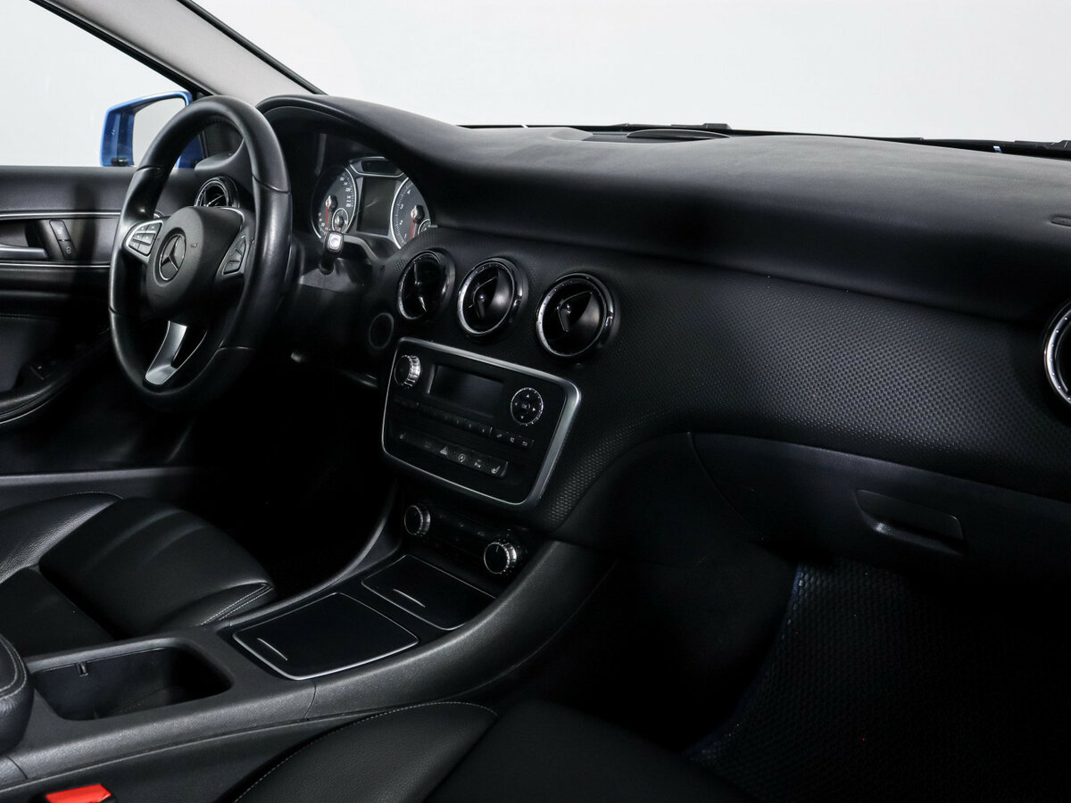 Mercedes-Benz A-Класс 180 III (W176) Рестайлинг, 2016 Фото №7