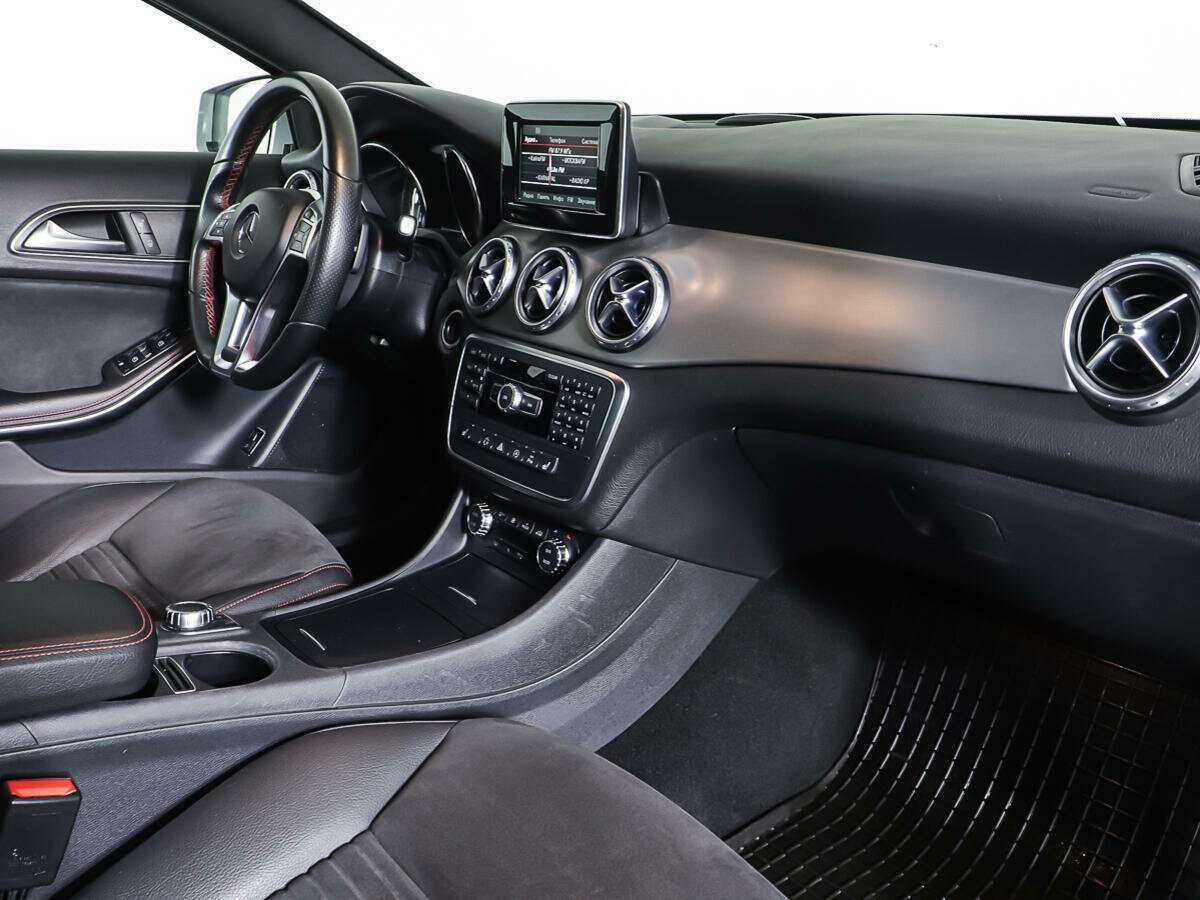 Mercedes-Benz GLA 200, 2015 Фото №9