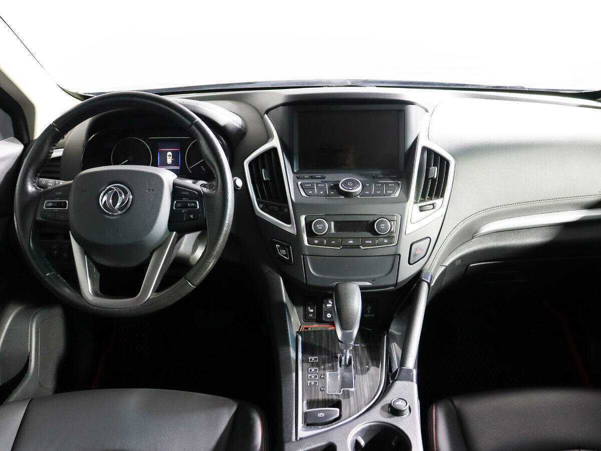 Dongfeng AX7, 2017 Фото №12