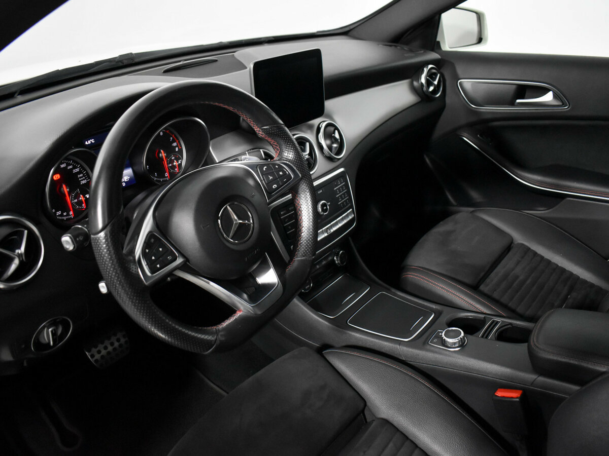 Mercedes-Benz GLA 250 I (X156) Рестайлинг, 2017 Фото №8