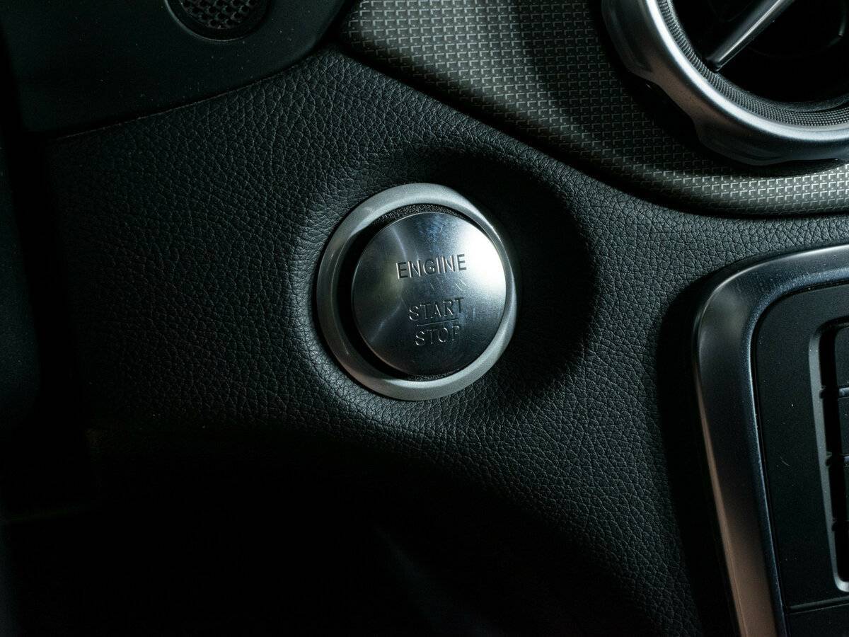 Mercedes-Benz GLA 200, 2019 Фото №14