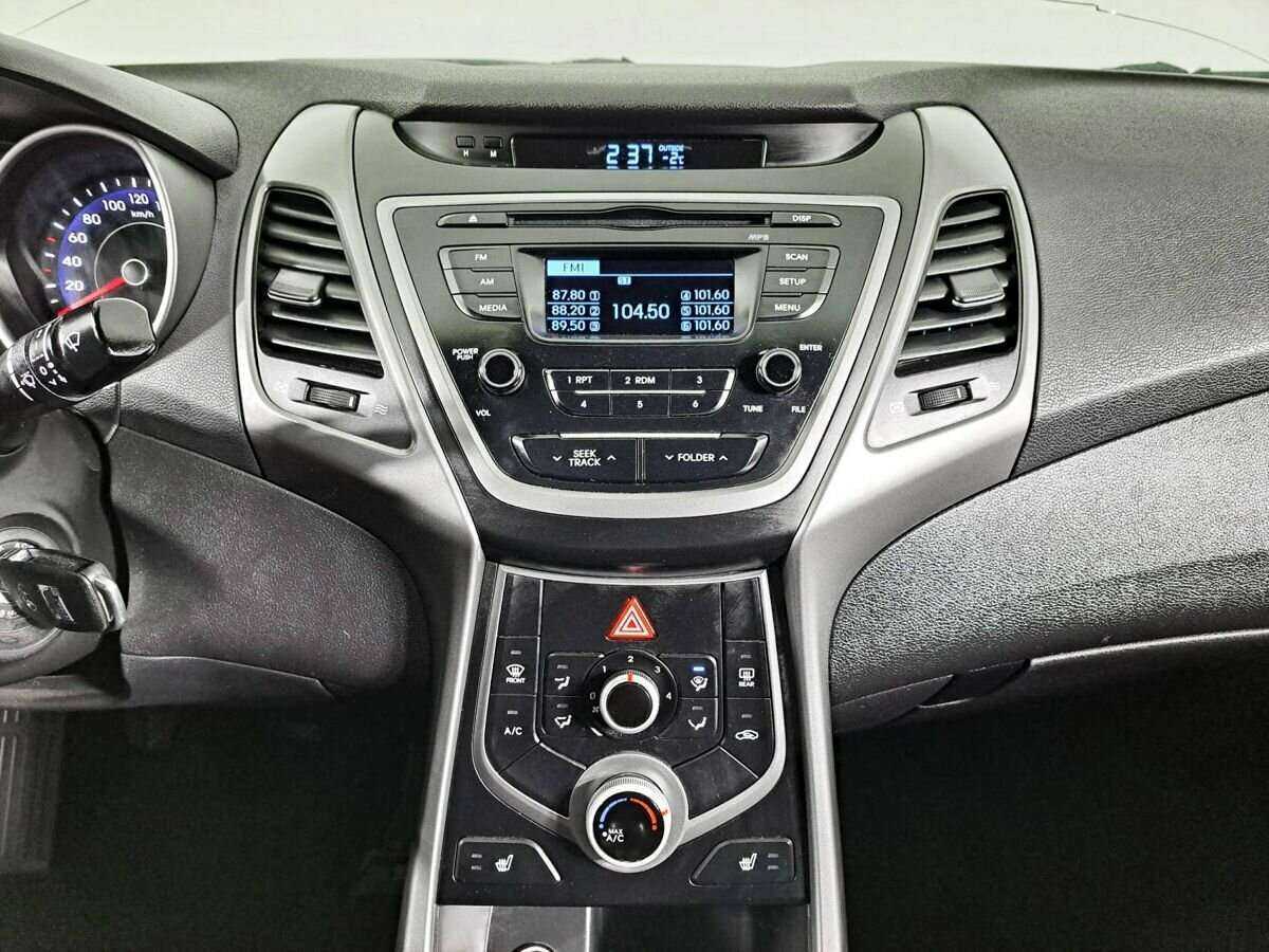 Hyundai Elantra, 2015 Фото №15