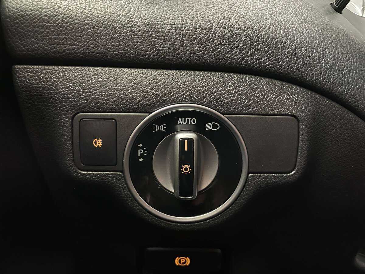 Mercedes-Benz GLA 250, 2014 Фото №20