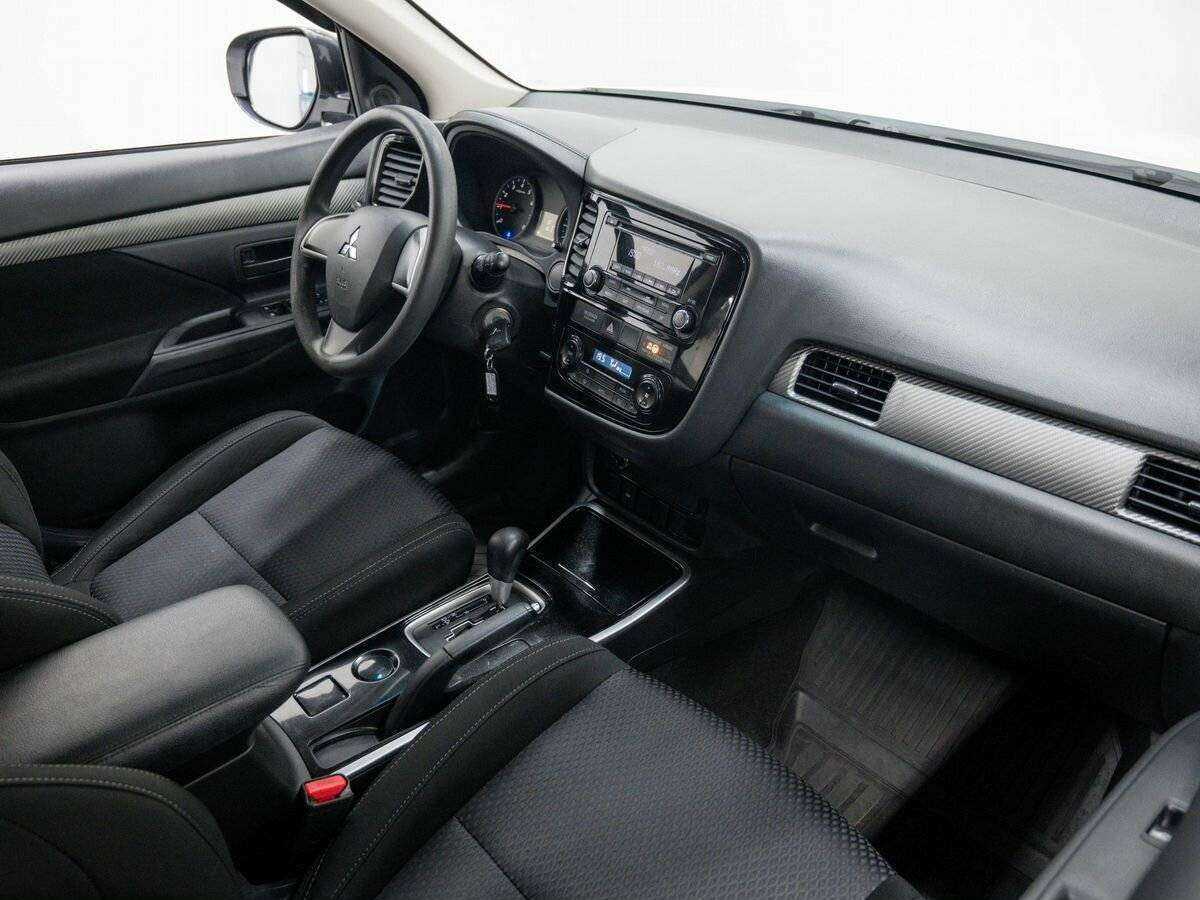 Mitsubishi Outlander, 2018 Фото №7