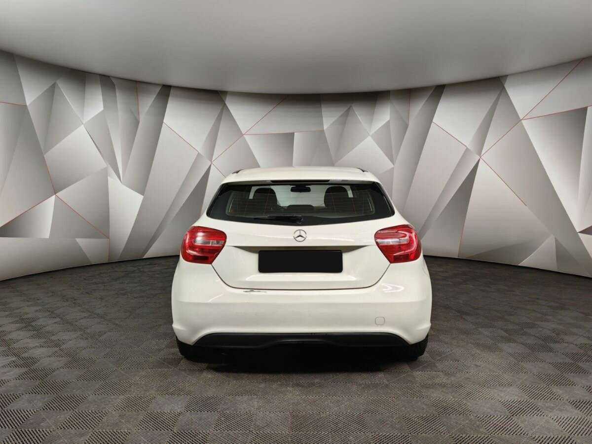Mercedes-Benz A-Класс 180, 2014 Фото №8