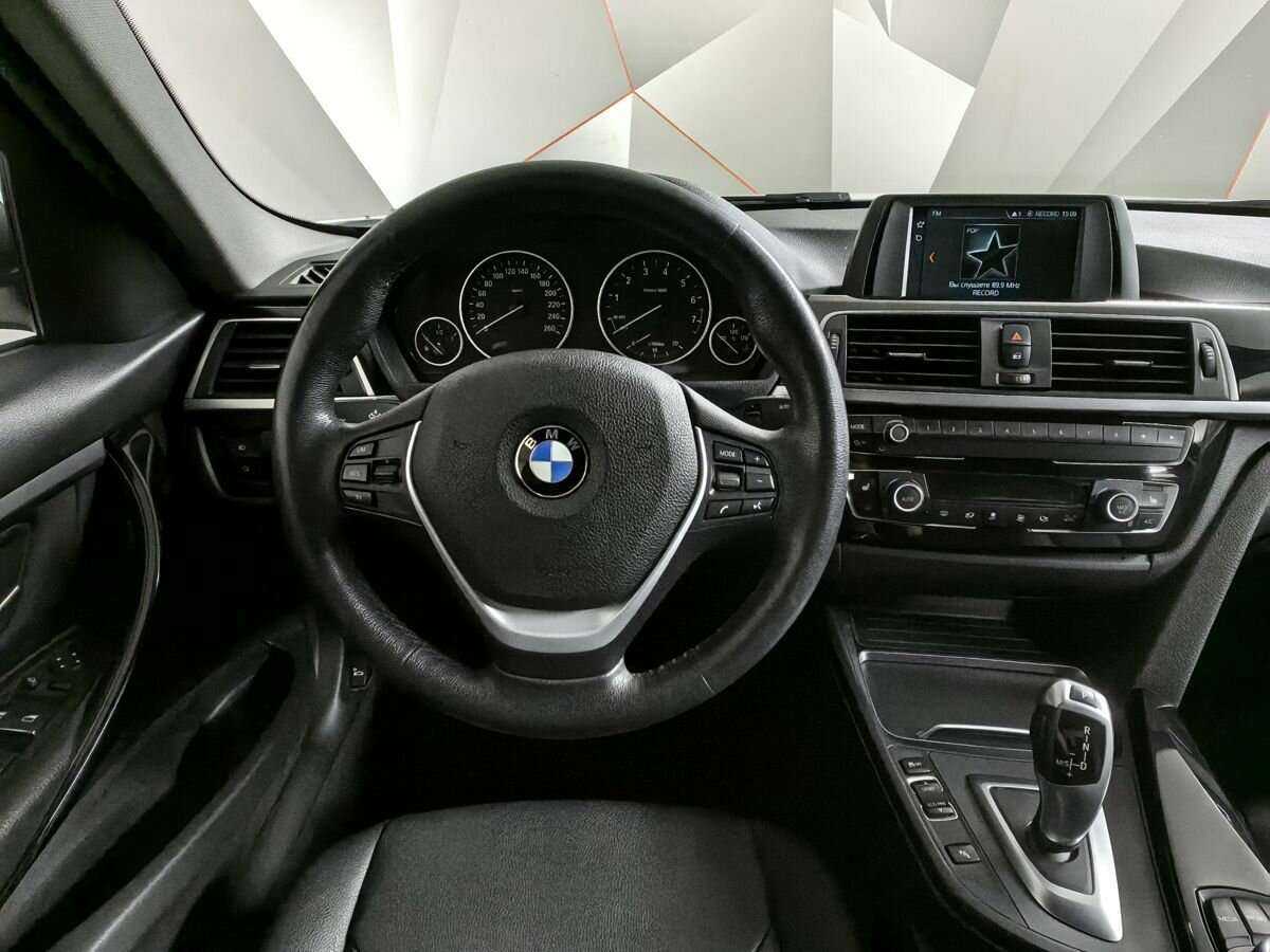 BMW 3 серии 318i, 2018 Фото №15