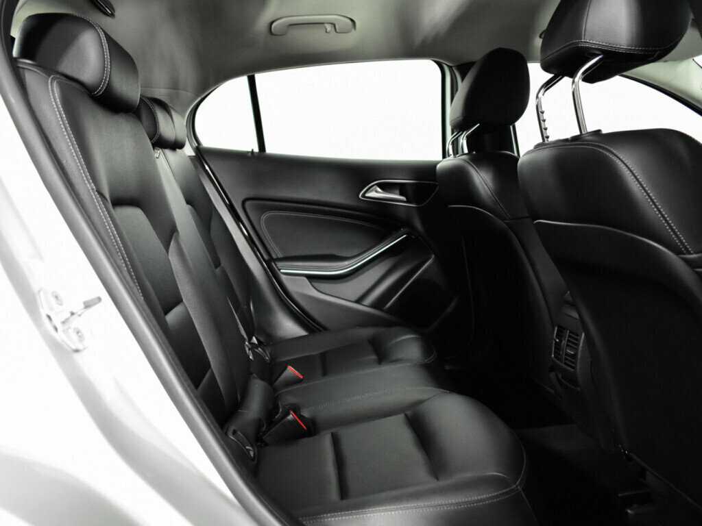 Mercedes-Benz GLA 200, 2016 Фото №10