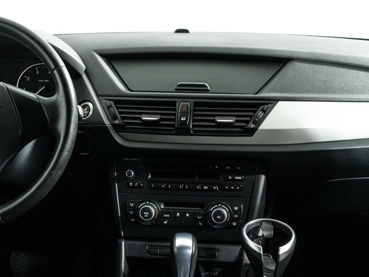 BMW X1 18i I (E84) Рестайлинг, 2013 Фото №13