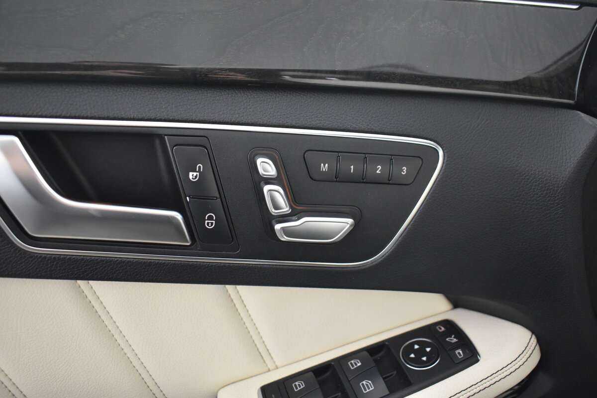 Mercedes-Benz E-Класс 300, 2013 Фото №11