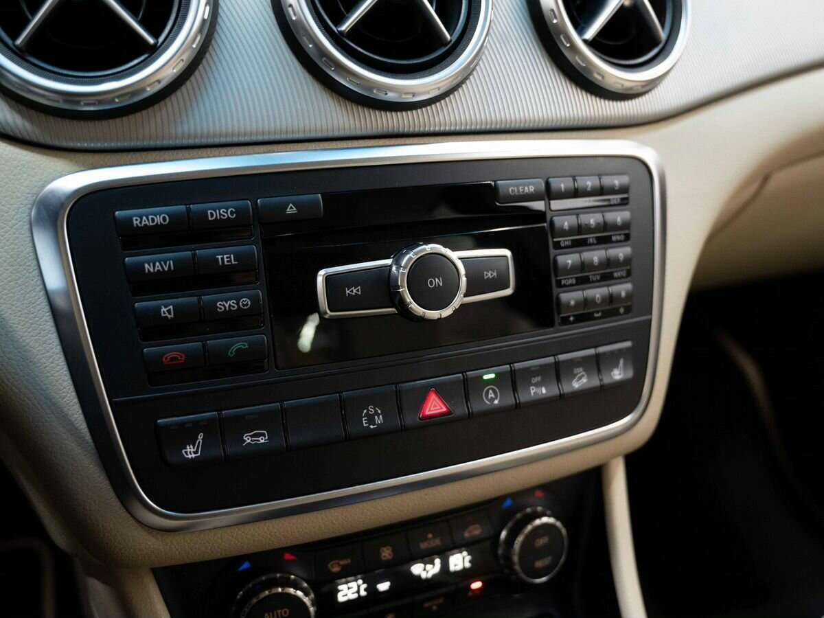 Mercedes-Benz GLA 250, 2015 Фото №18