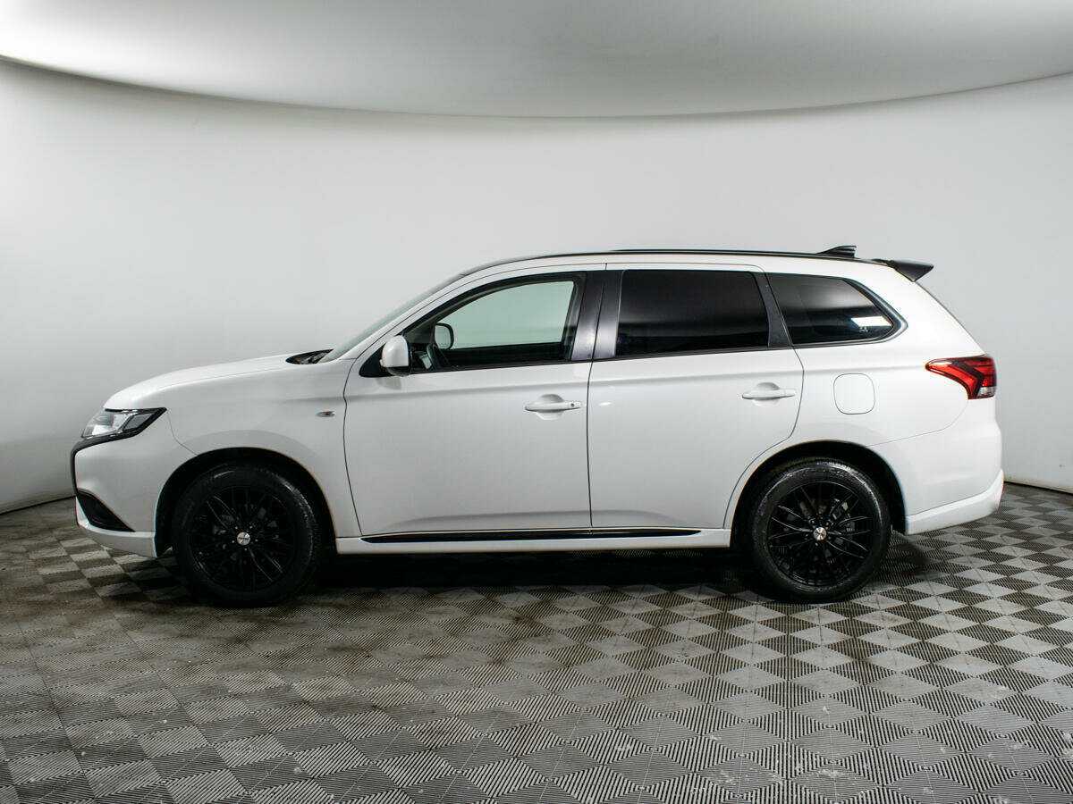 Mitsubishi Outlander, 2022 Фото №7