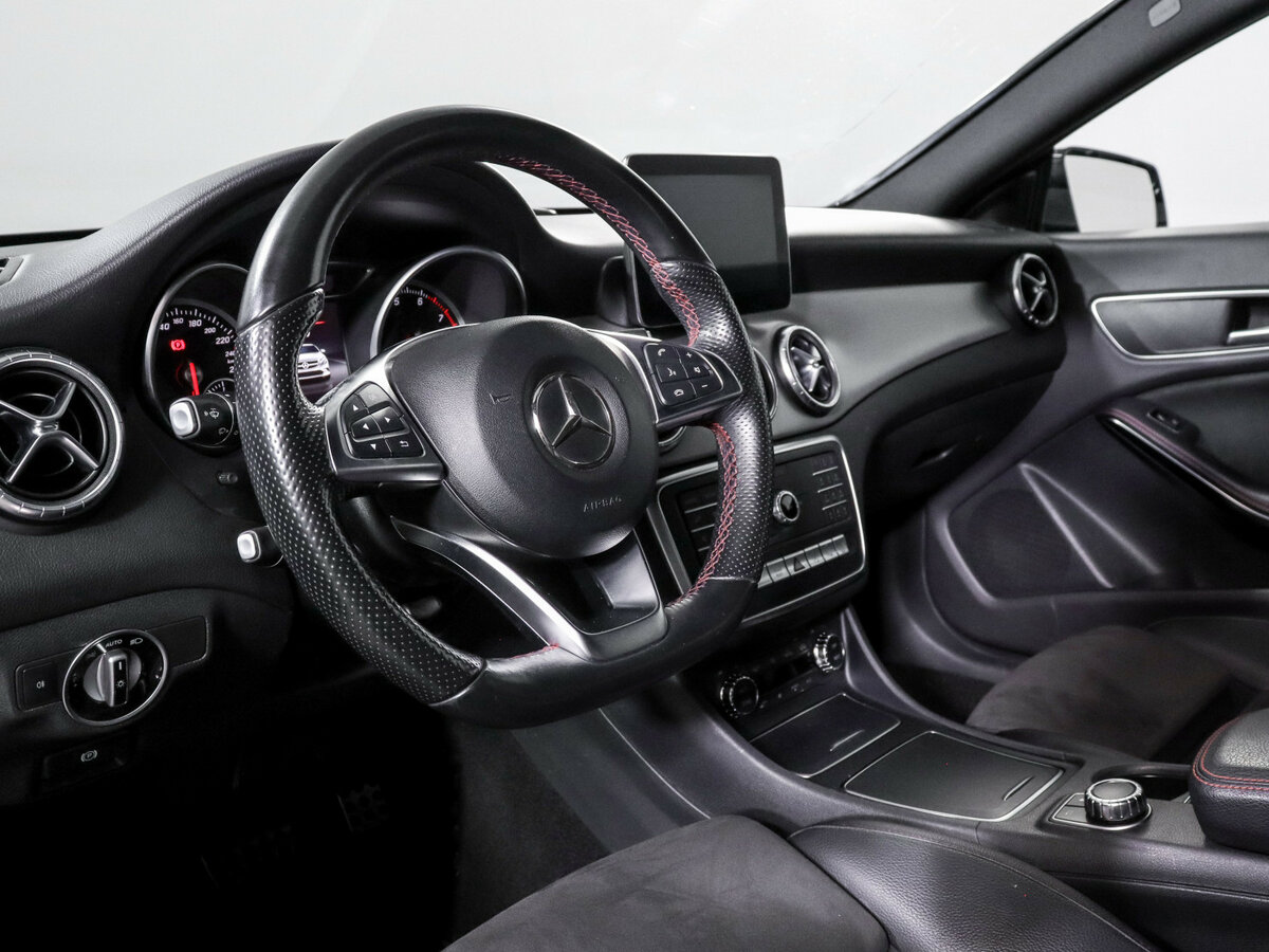 Mercedes-Benz CLA 200 I (C117, X117) Рестайлинг, 2016 Фото №11