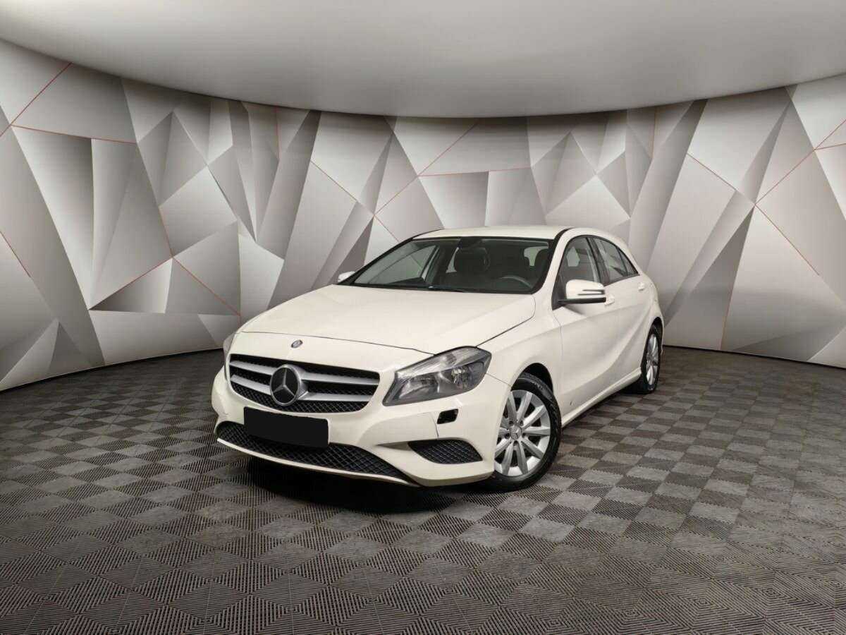 Mercedes-Benz A-Класс 180, 2014 Фото №1