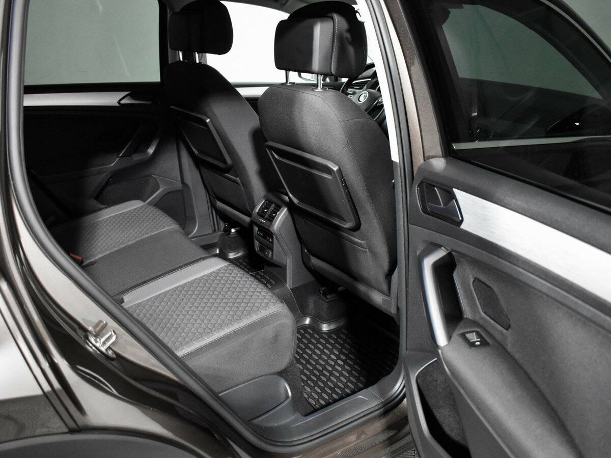 Volkswagen Tiguan II, 2018 Фото №12