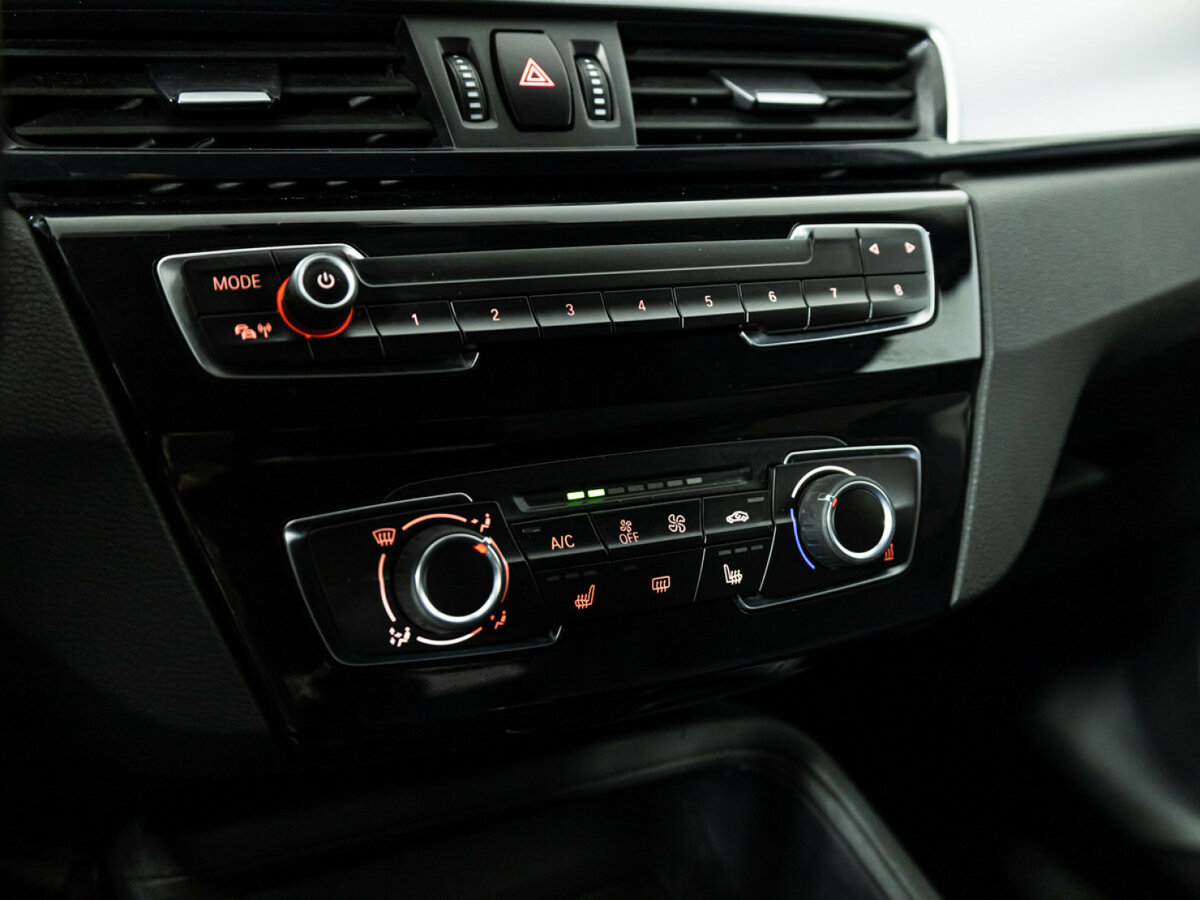 BMW X1 18d xDrive II (F48), 2017 Фото №16