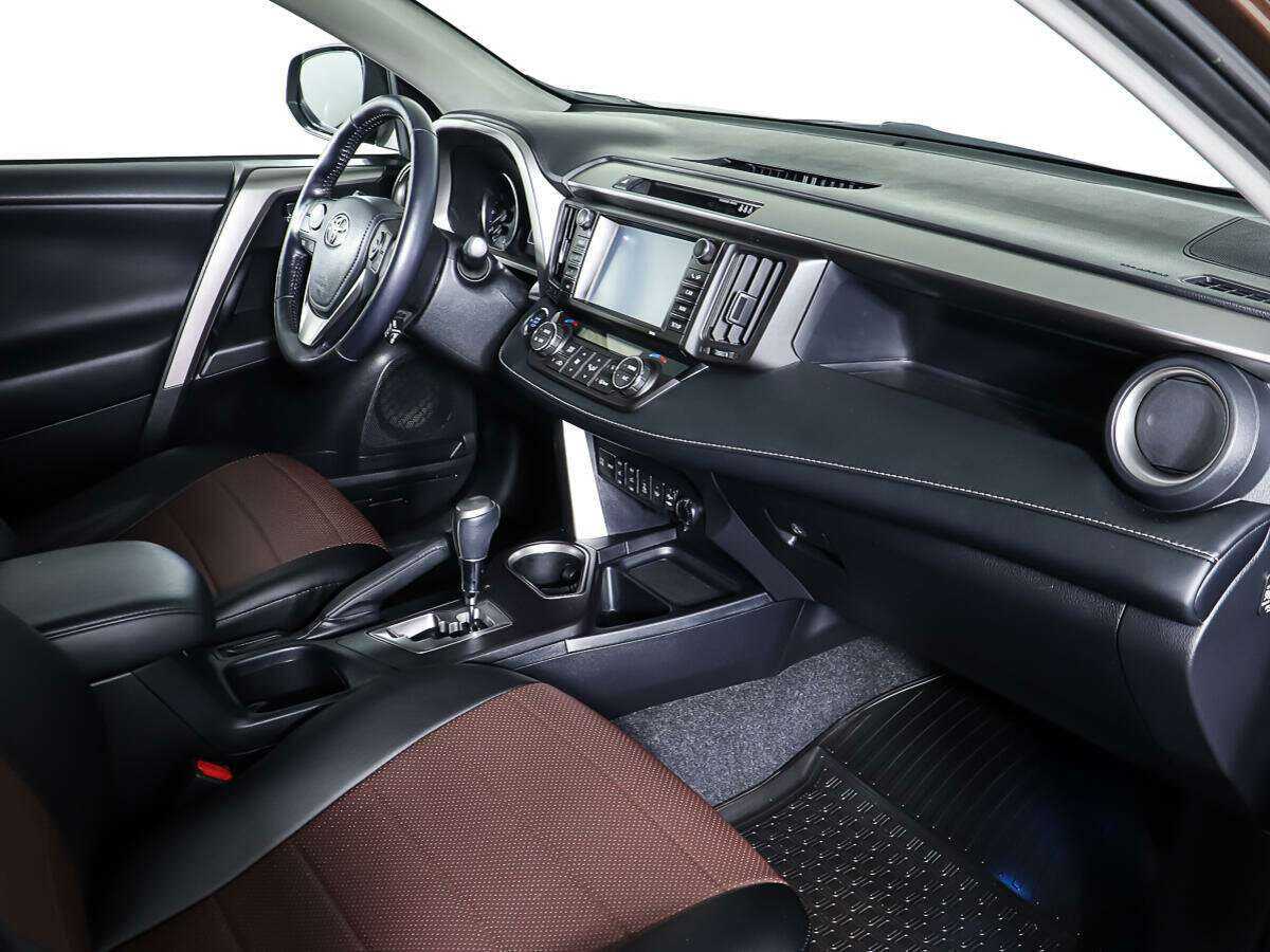 Toyota RAV4, 2018 Фото №8