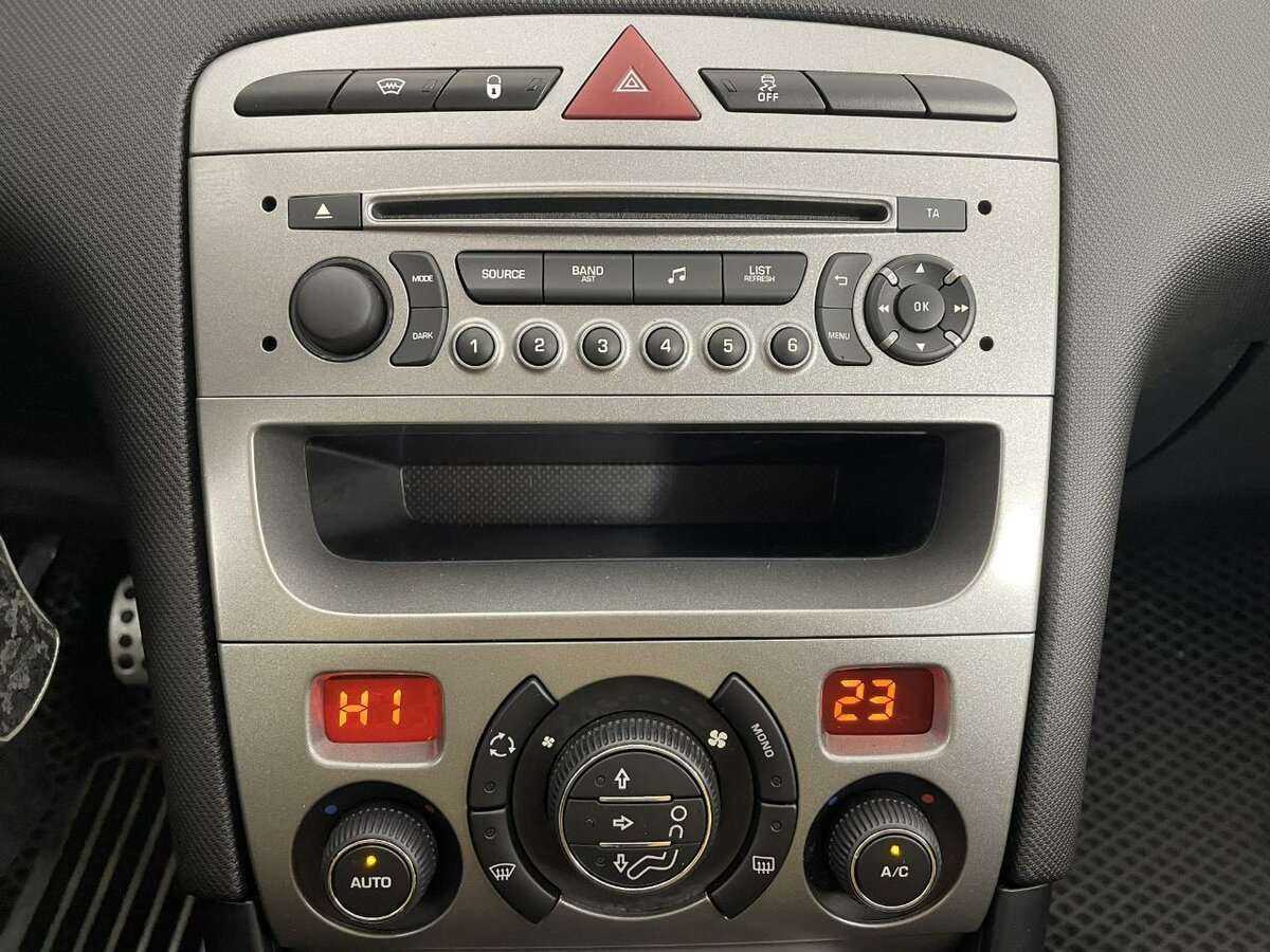 Peugeot 408, 2016 Фото №12