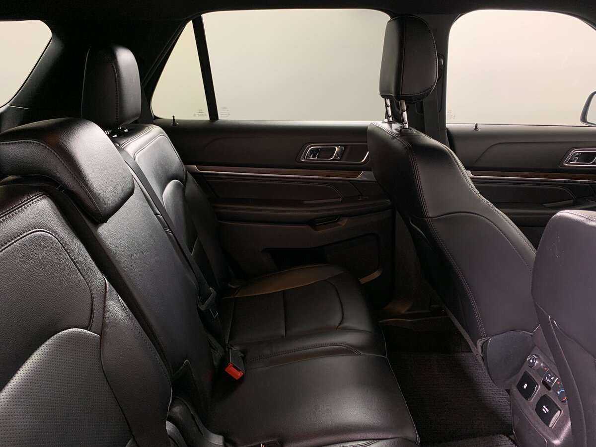 Ford Explorer, 2019 Фото №18