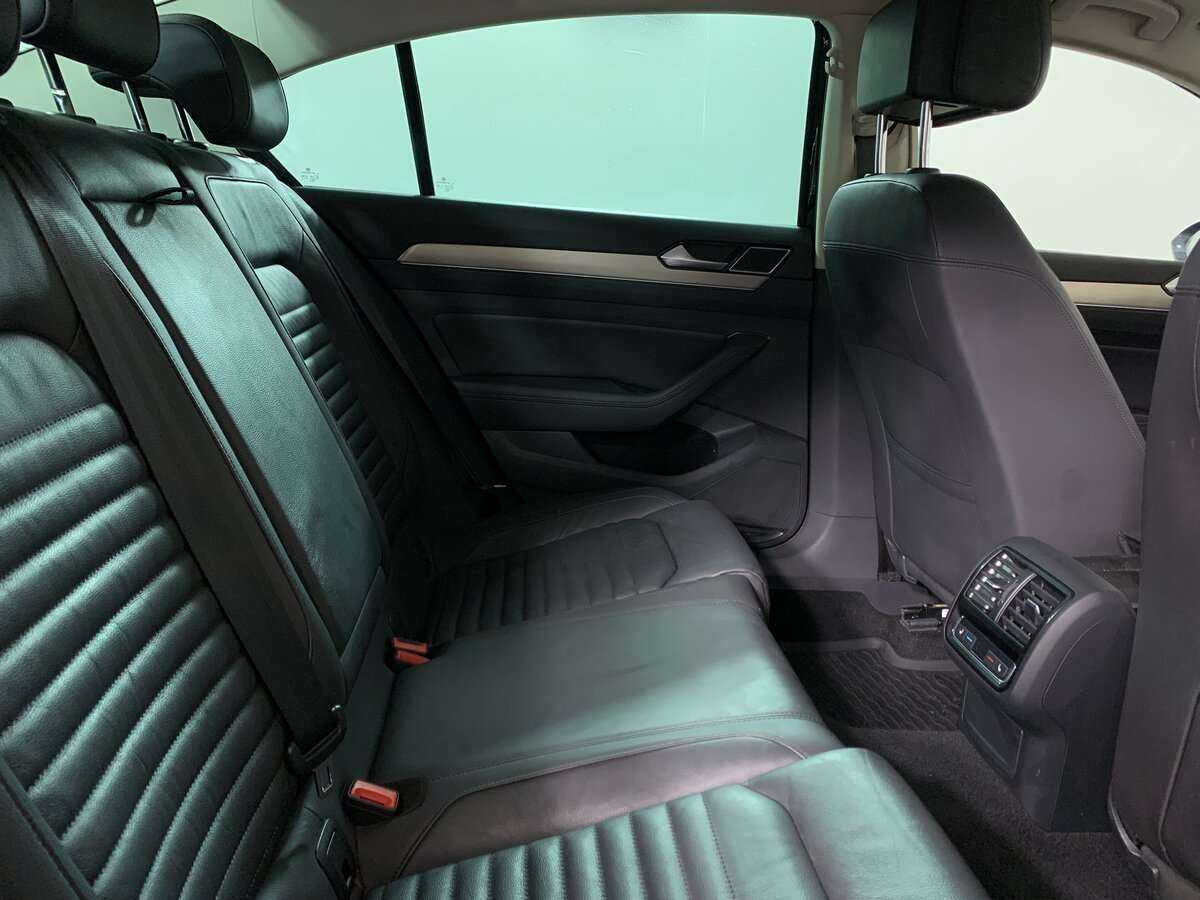 Volkswagen Passat, 2019 Фото №15