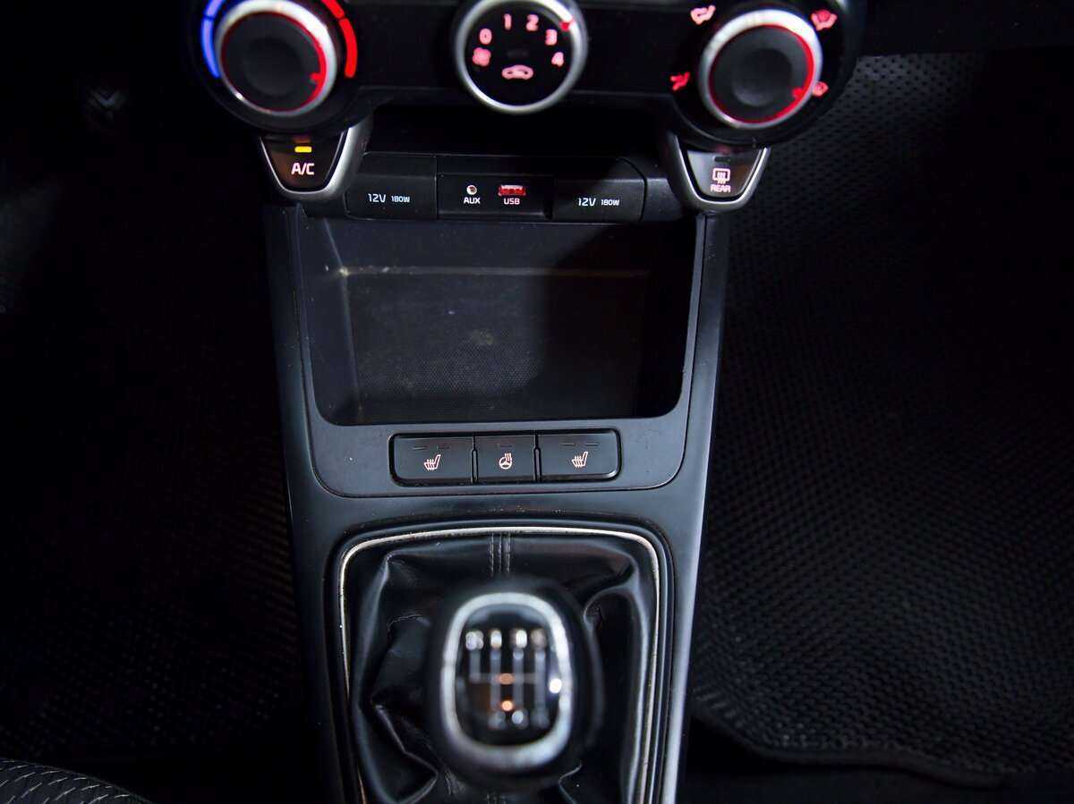 Kia Rio, 2017 Фото №15