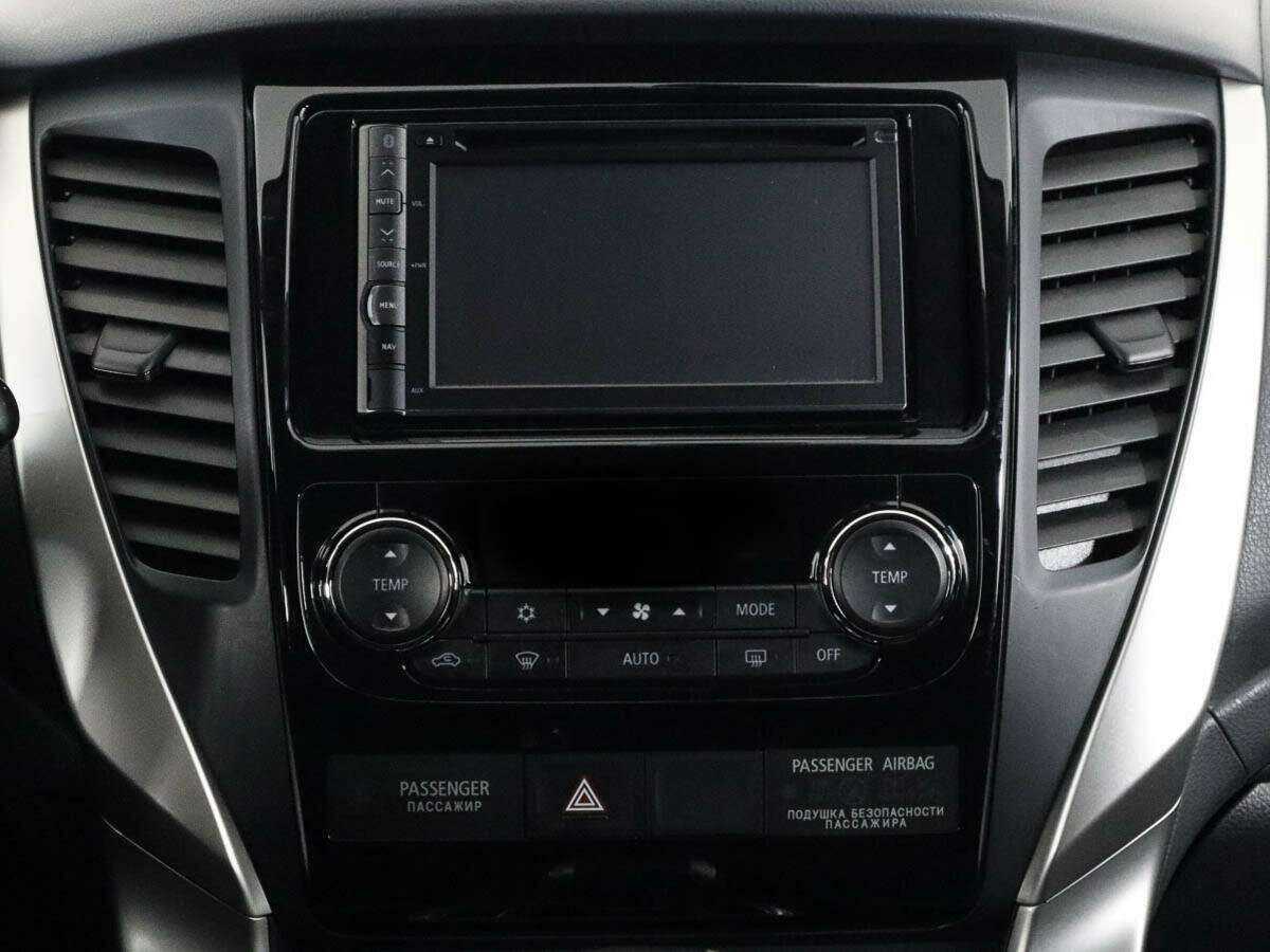 Mitsubishi Pajero Sport, 2017 Фото №11