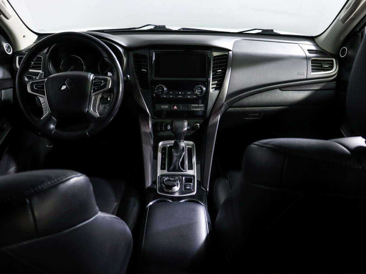 Mitsubishi Pajero Sport, 2018 Фото №10