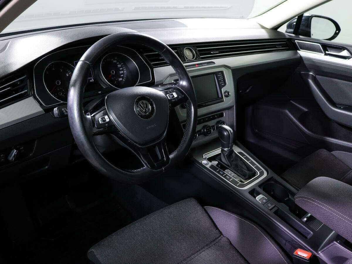 Volkswagen Passat, 2015 Фото №14