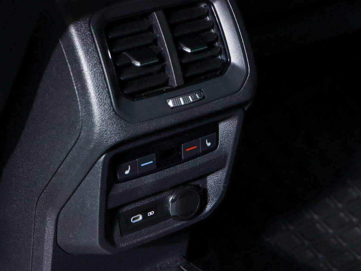Volkswagen Tiguan, 2021 Фото №16