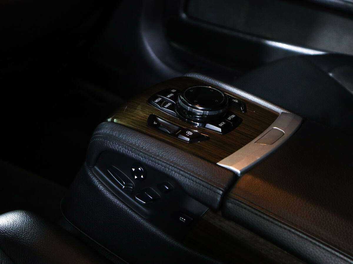 BMW 7 серии Long 740Li xDrive, 2013 Фото №22