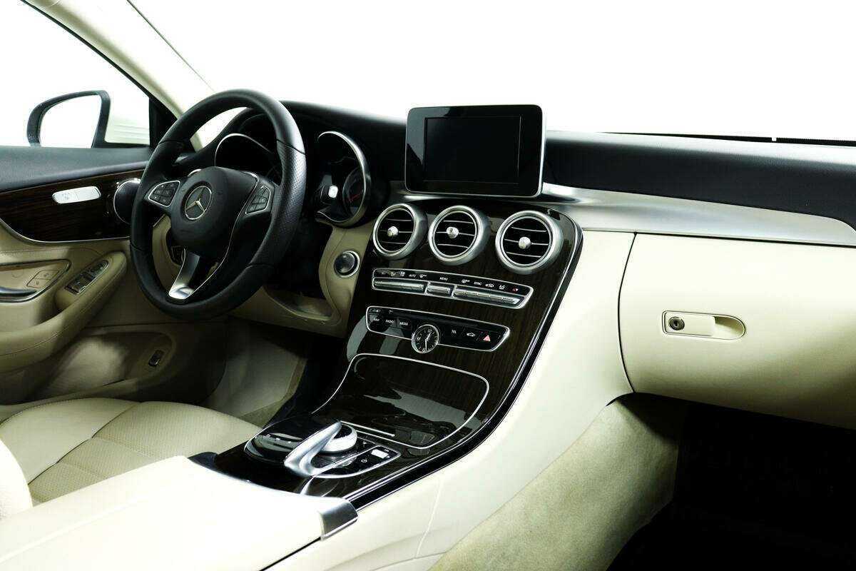 Mercedes-Benz C-Класс 200, 2017 Фото №9